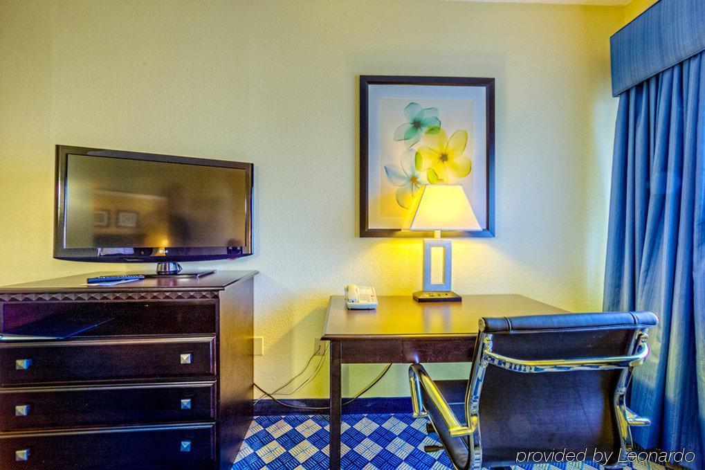 Holiday Inn Columbus North I-270 Worthington Экстерьер фото