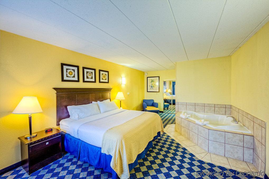 Holiday Inn Columbus North I-270 Worthington Экстерьер фото