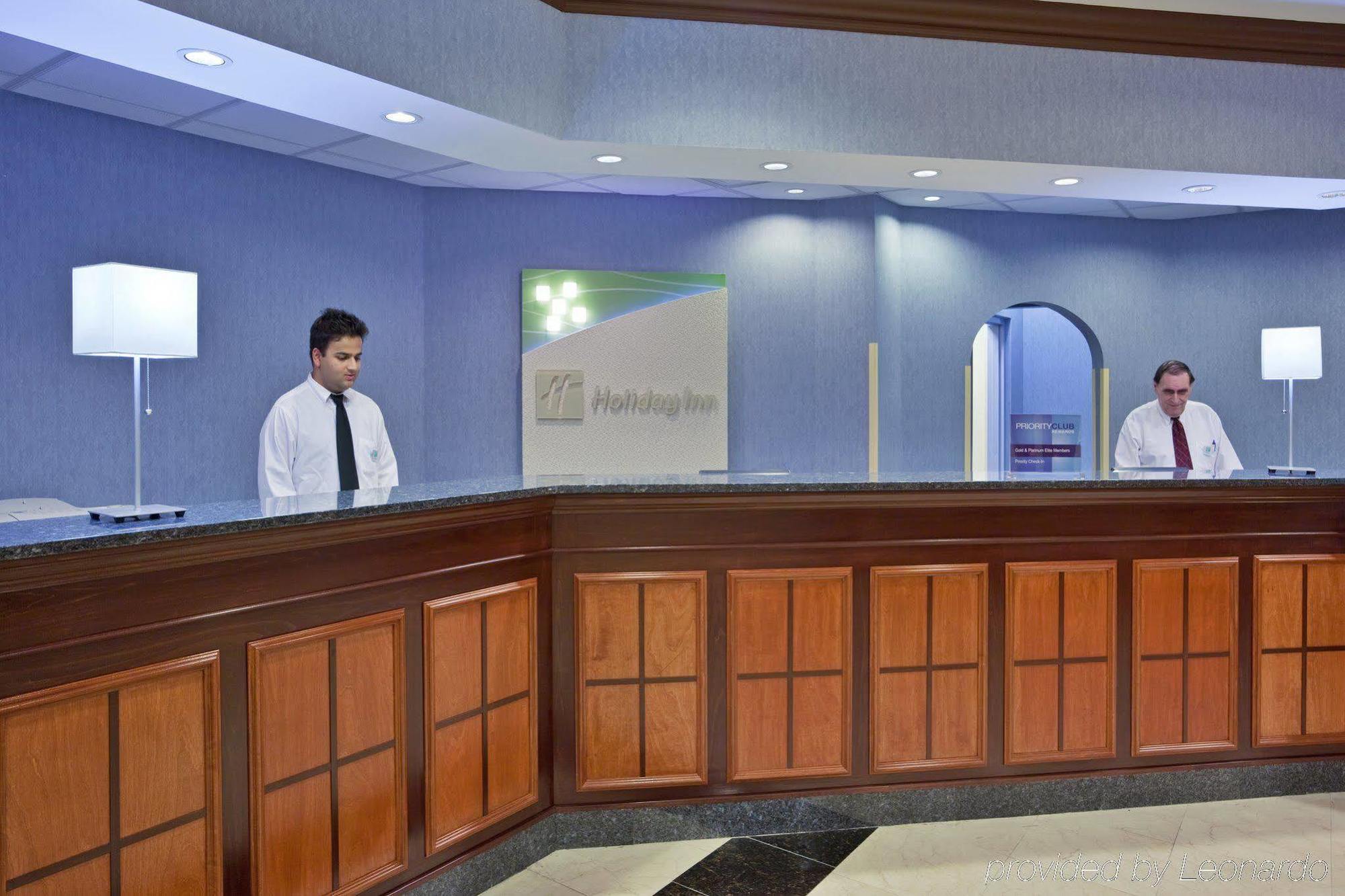 Holiday Inn Columbus North I-270 Worthington Интерьер фото